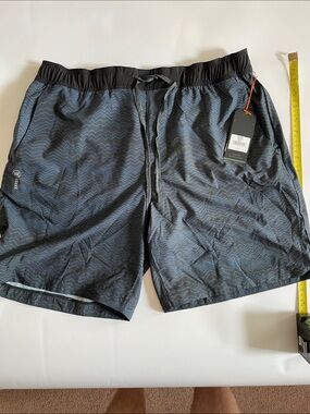 Roark Men's Black and Dark Gray Zigzag Swim Trunks